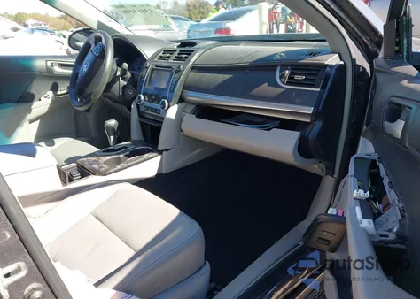 2014 Toyota Camry Le z USA, uszkodzony, nr VIN 4T4BF1FK5ER415032